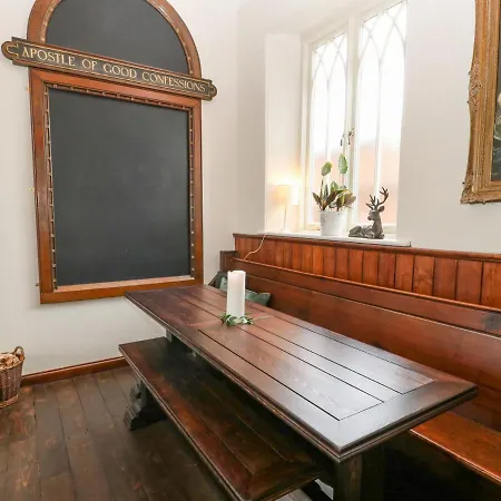 酒店 Leeming Methodist Church