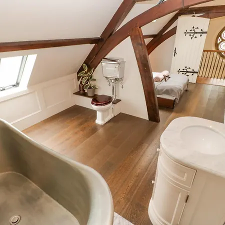 Leeming Methodist Church Otel *