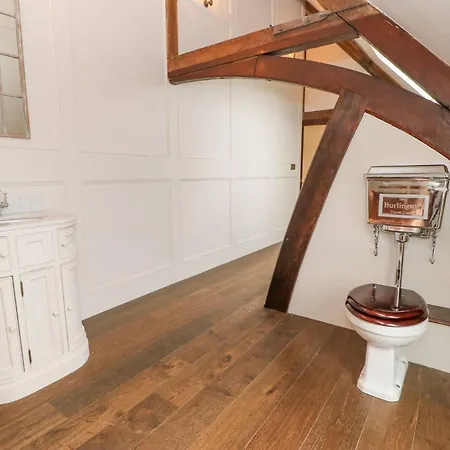 Otel Leeming Methodist Church *