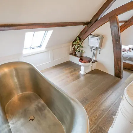 Otel Leeming Methodist Church *