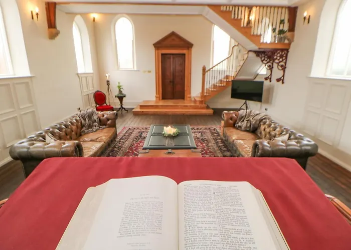 Leeming Methodist Church Hotel *