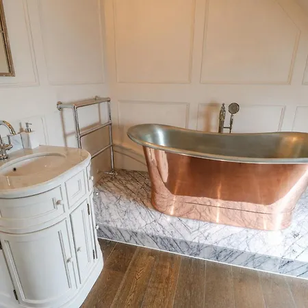 Leeming Methodist Church نورثاليرتون