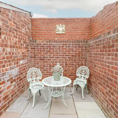 Leeming Methodist Church فندق نورثاليرتون